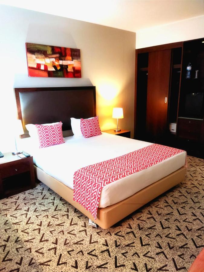 Skyna Hotel Луанда  Экстерьер фото